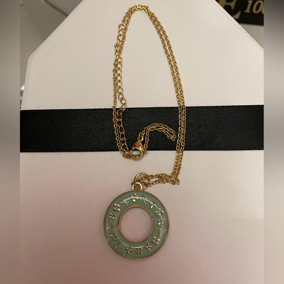 LV green fashion resin charm pendant - Picture 2 of 2